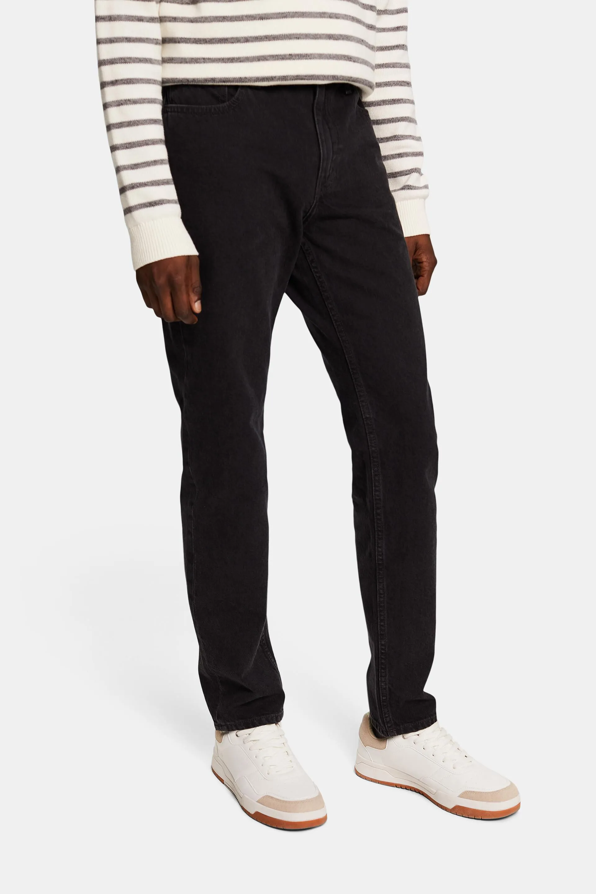 JEANS MIDRISE TAPERED