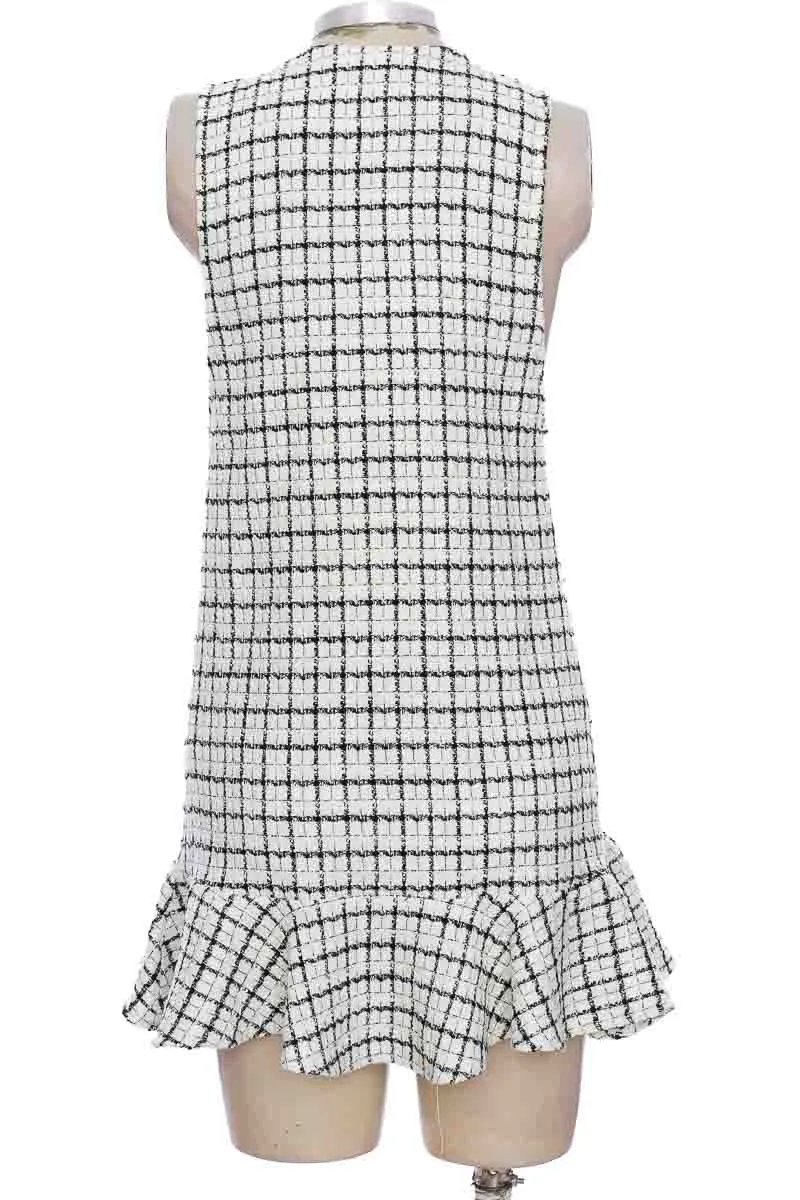 VESTIDO / ENTERIZO COLOR BLANCO  ZARA